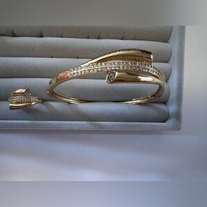Bangle and ring set , gold tone with crystal